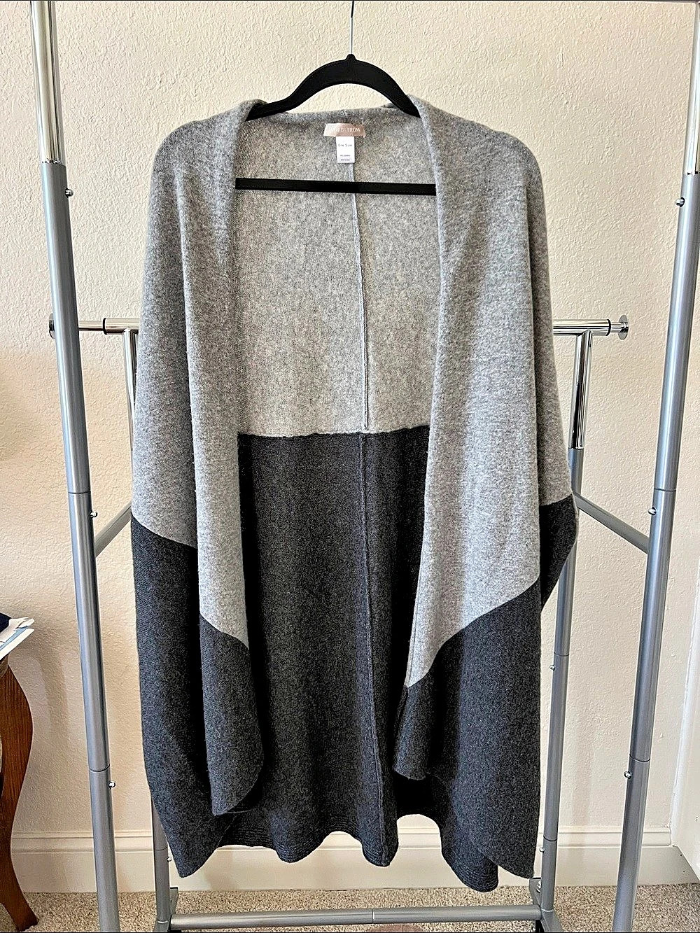 Nordstrom Cashmere Poncho in Gray & Black